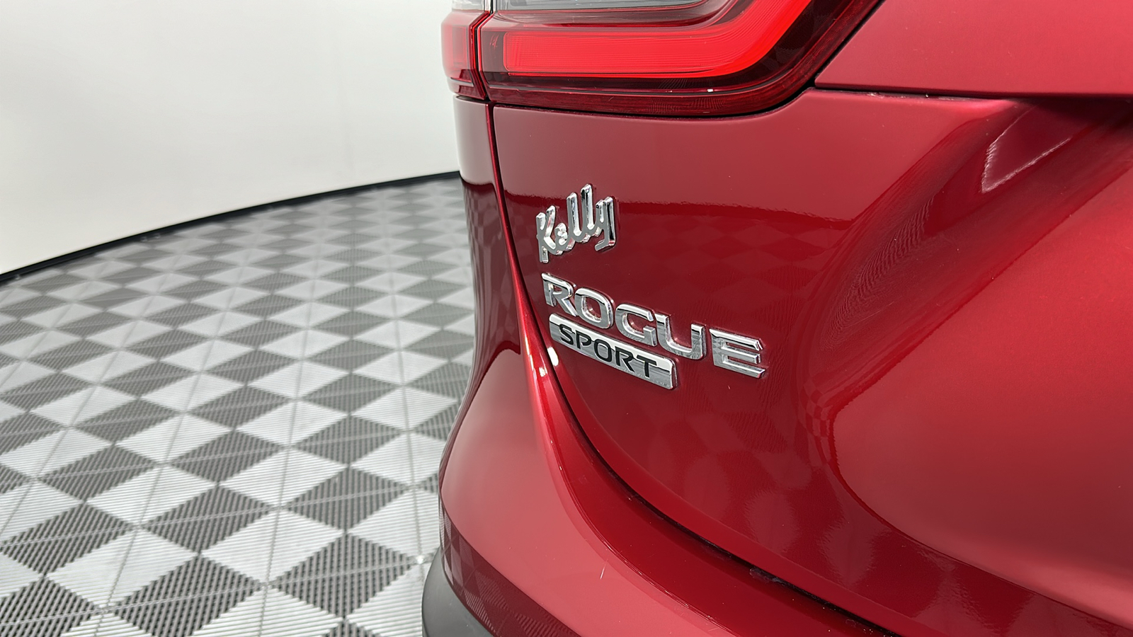 2021 Nissan Rogue Sport S 9