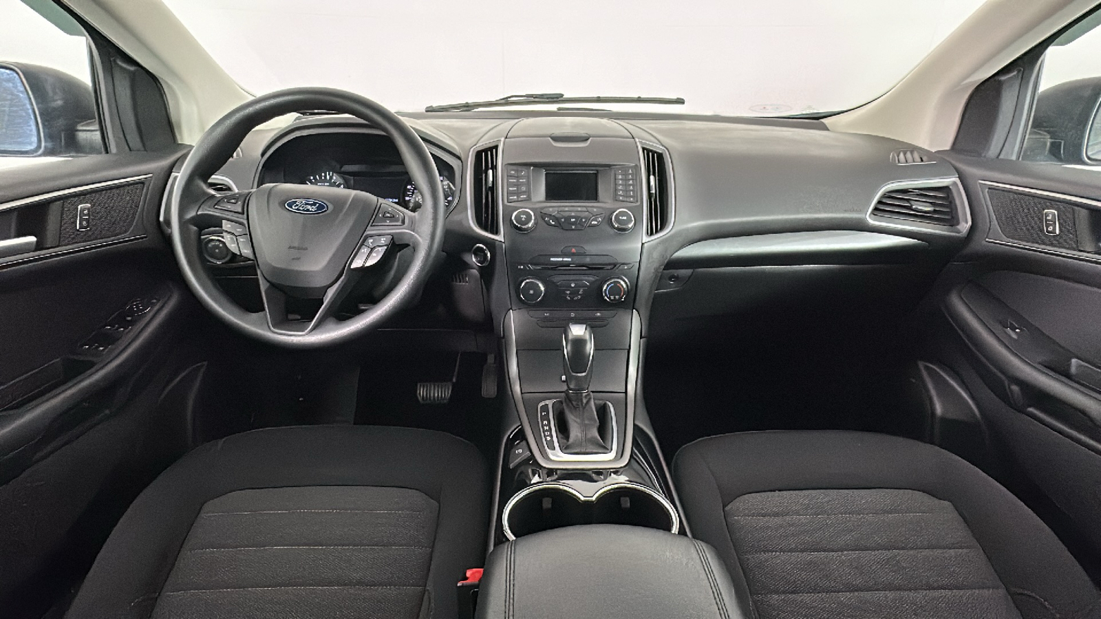 2018 Ford Edge SE 16