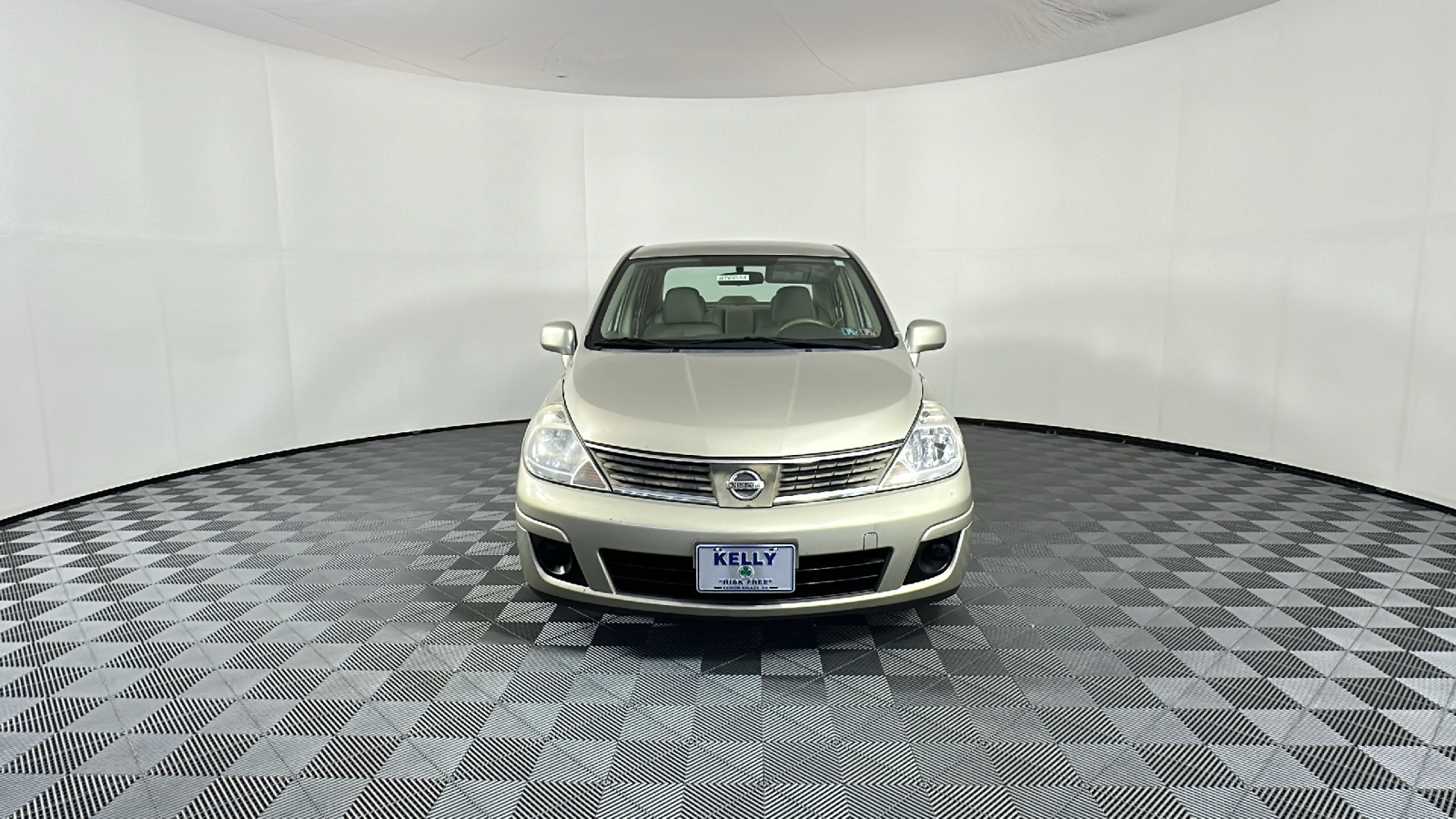 2007 Nissan Versa  2