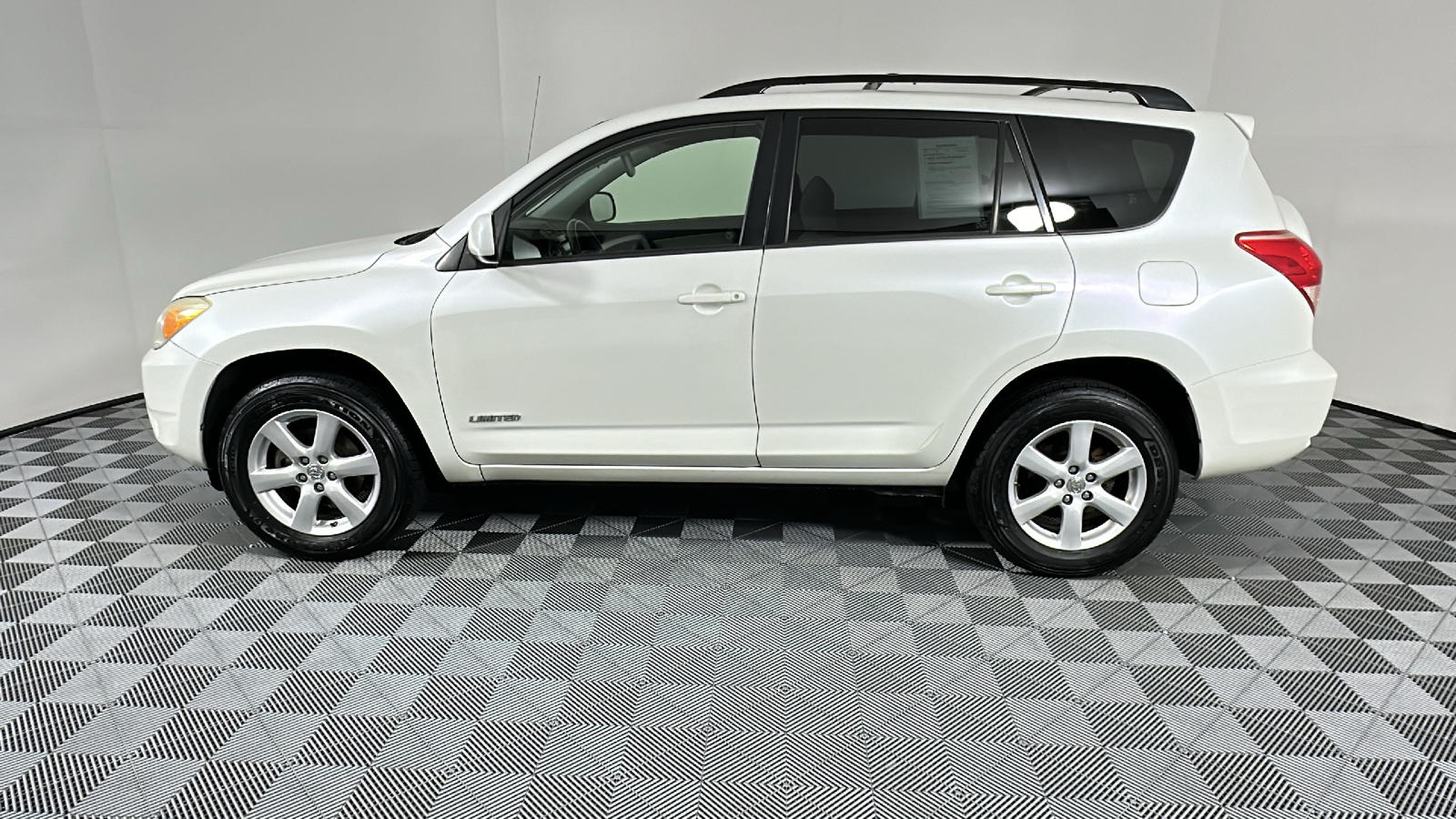 2008 Toyota RAV4  4