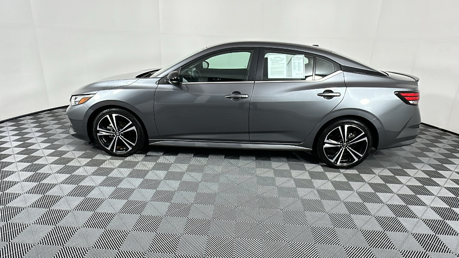 2021 Nissan Sentra SR 4