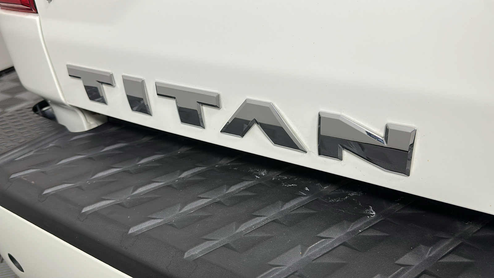 2021 Nissan Titan SV 9