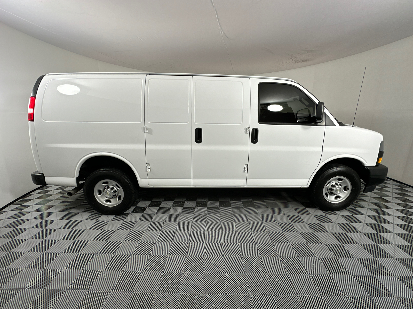 2021 Chevrolet Express 2500 Work Van 8