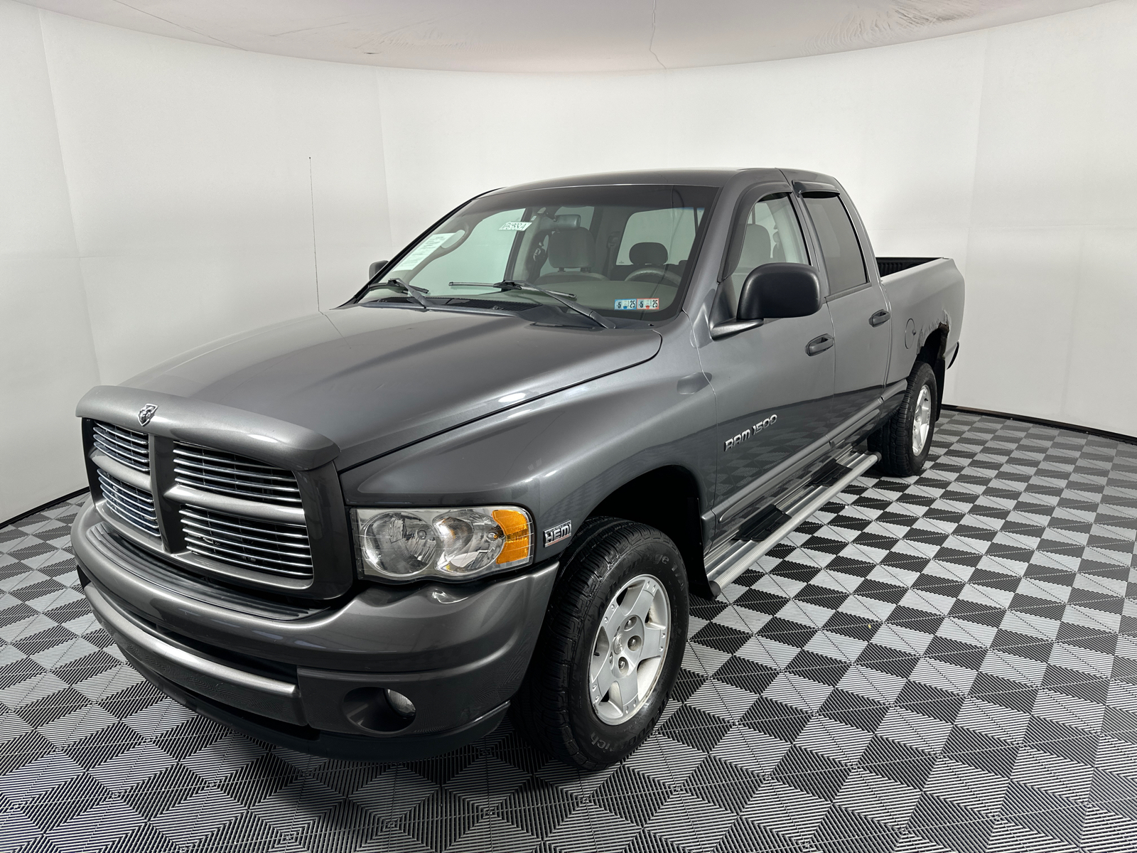 2004 Dodge Ram 1500 SLT 3