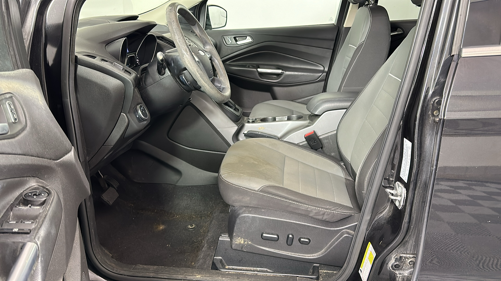 2015 Ford Escape SE 22