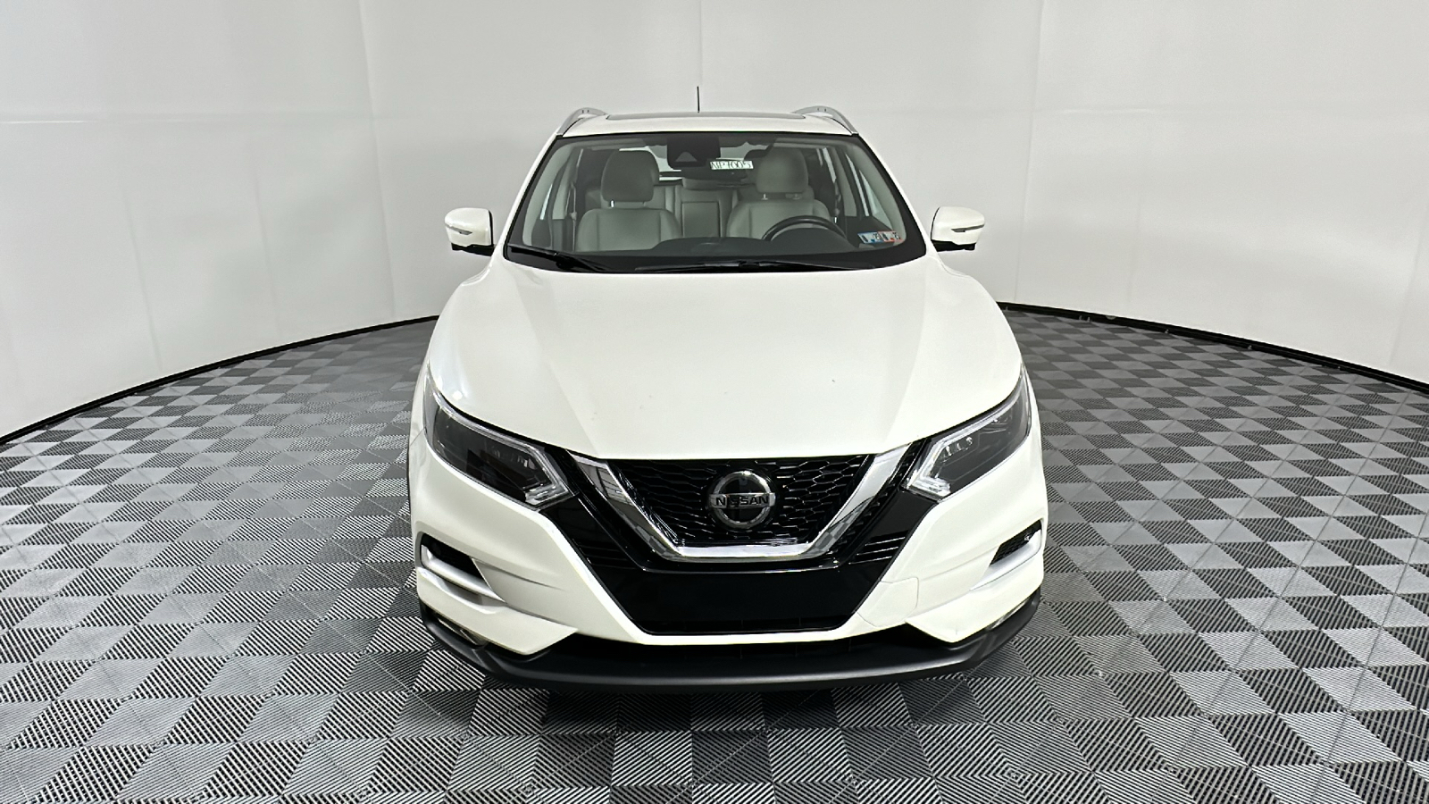 2022 Nissan Rogue Sport SL 2