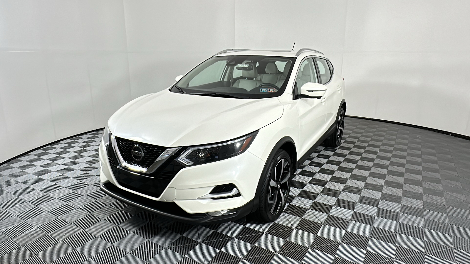 2022 Nissan Rogue Sport SL 3