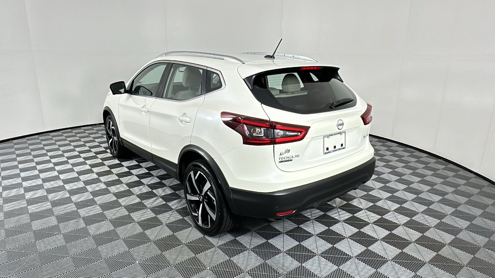 2022 Nissan Rogue Sport SL 5