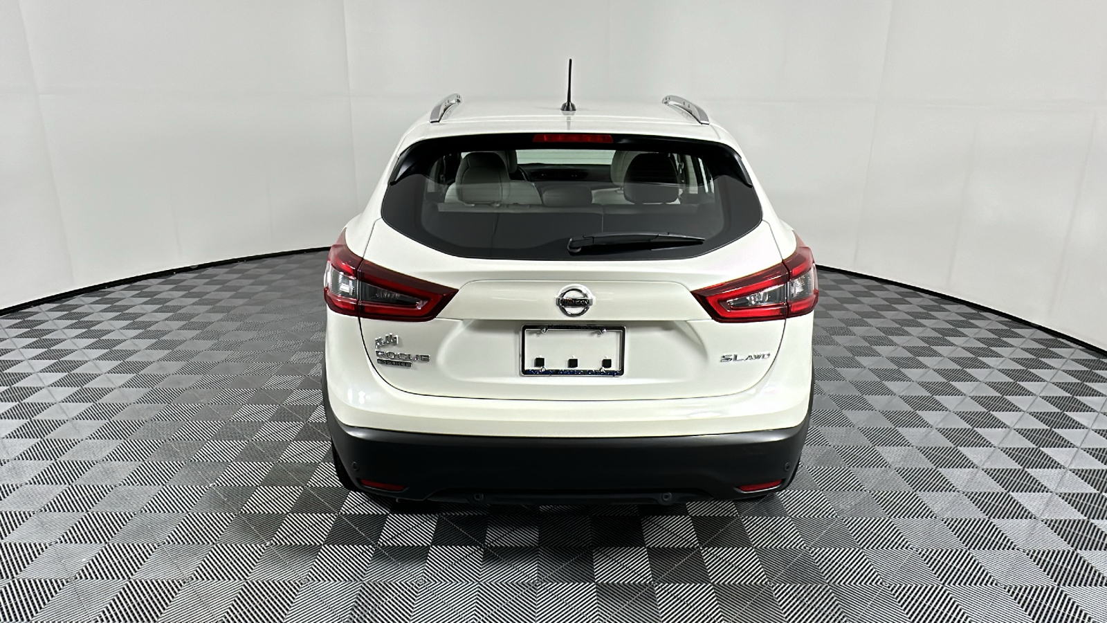 2022 Nissan Rogue Sport SL 6