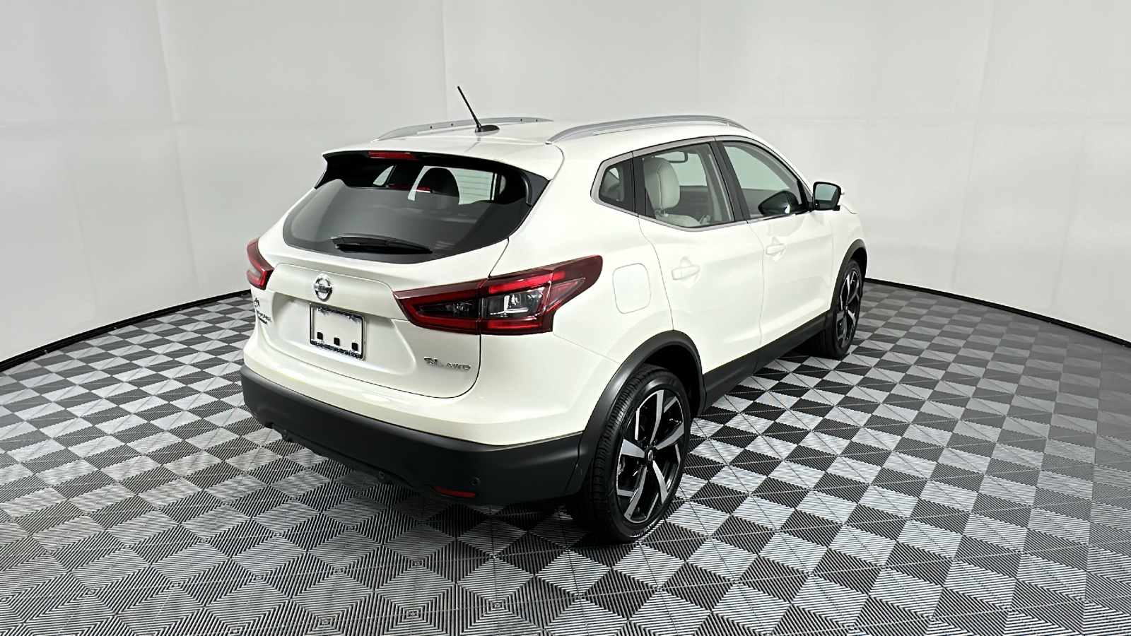 2022 Nissan Rogue Sport SL 7