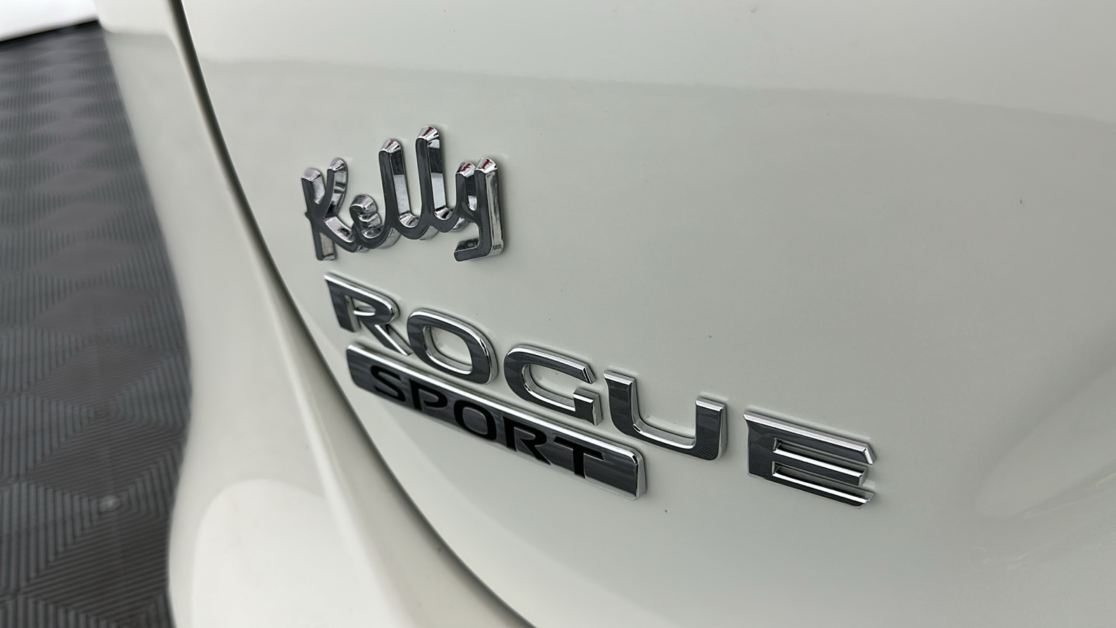 2022 Nissan Rogue Sport SL 9