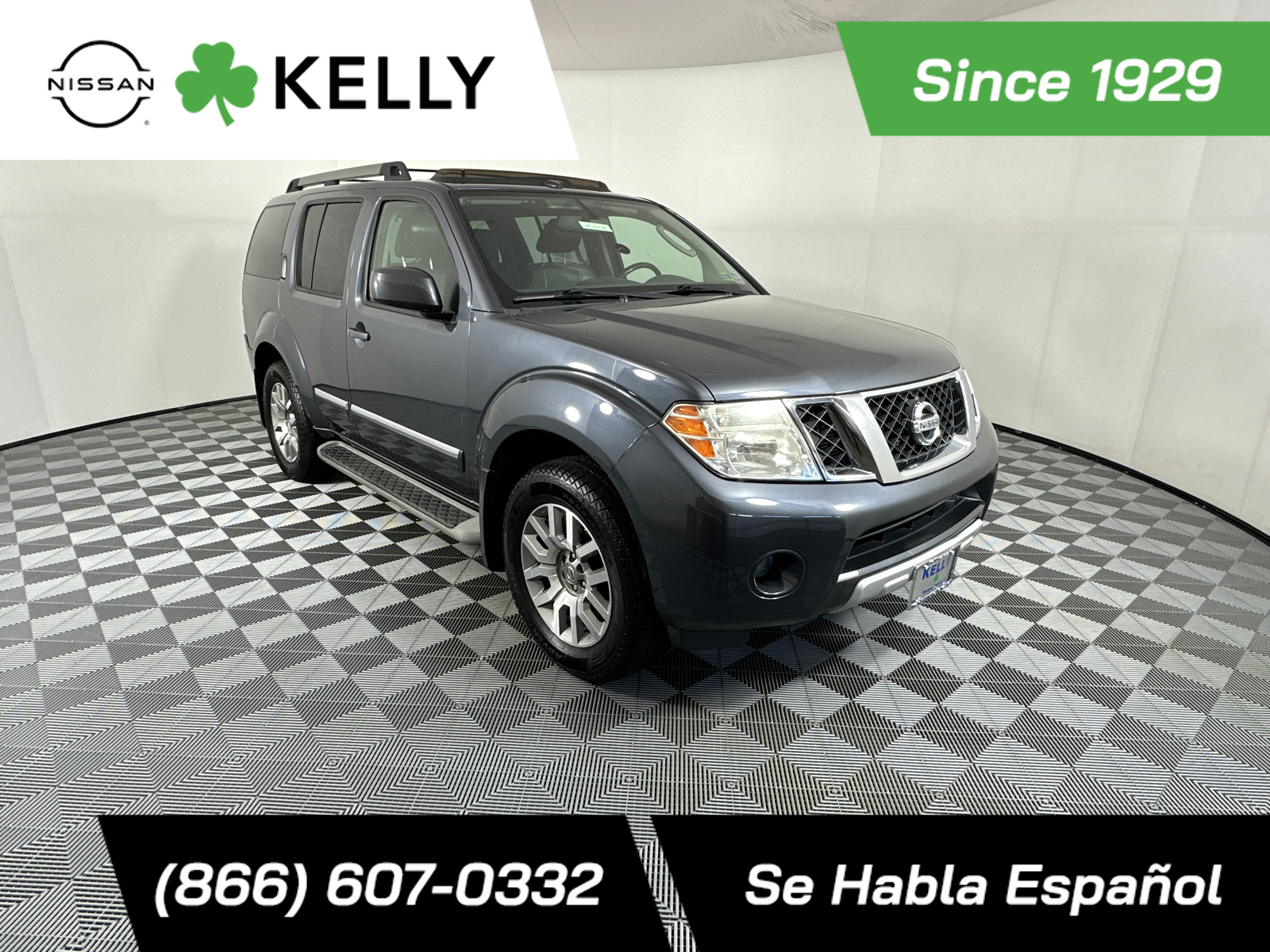 2012 Nissan Pathfinder LE 1