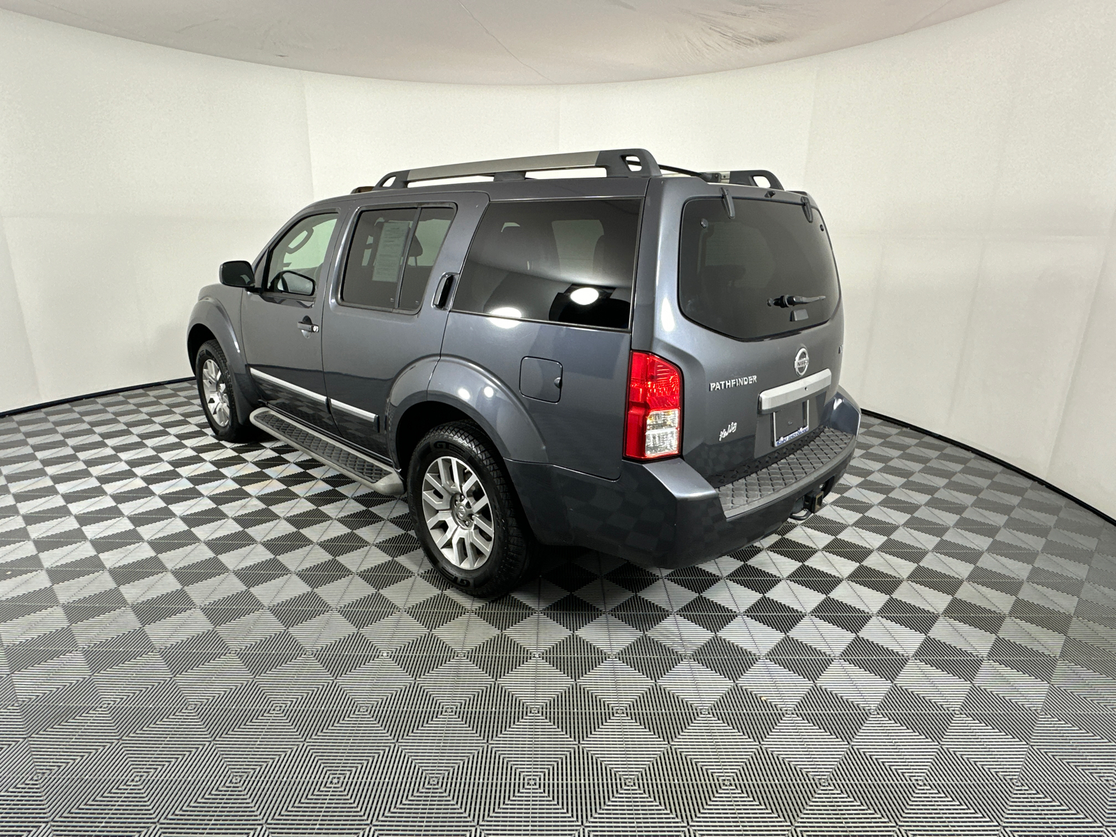 2012 Nissan Pathfinder LE 5