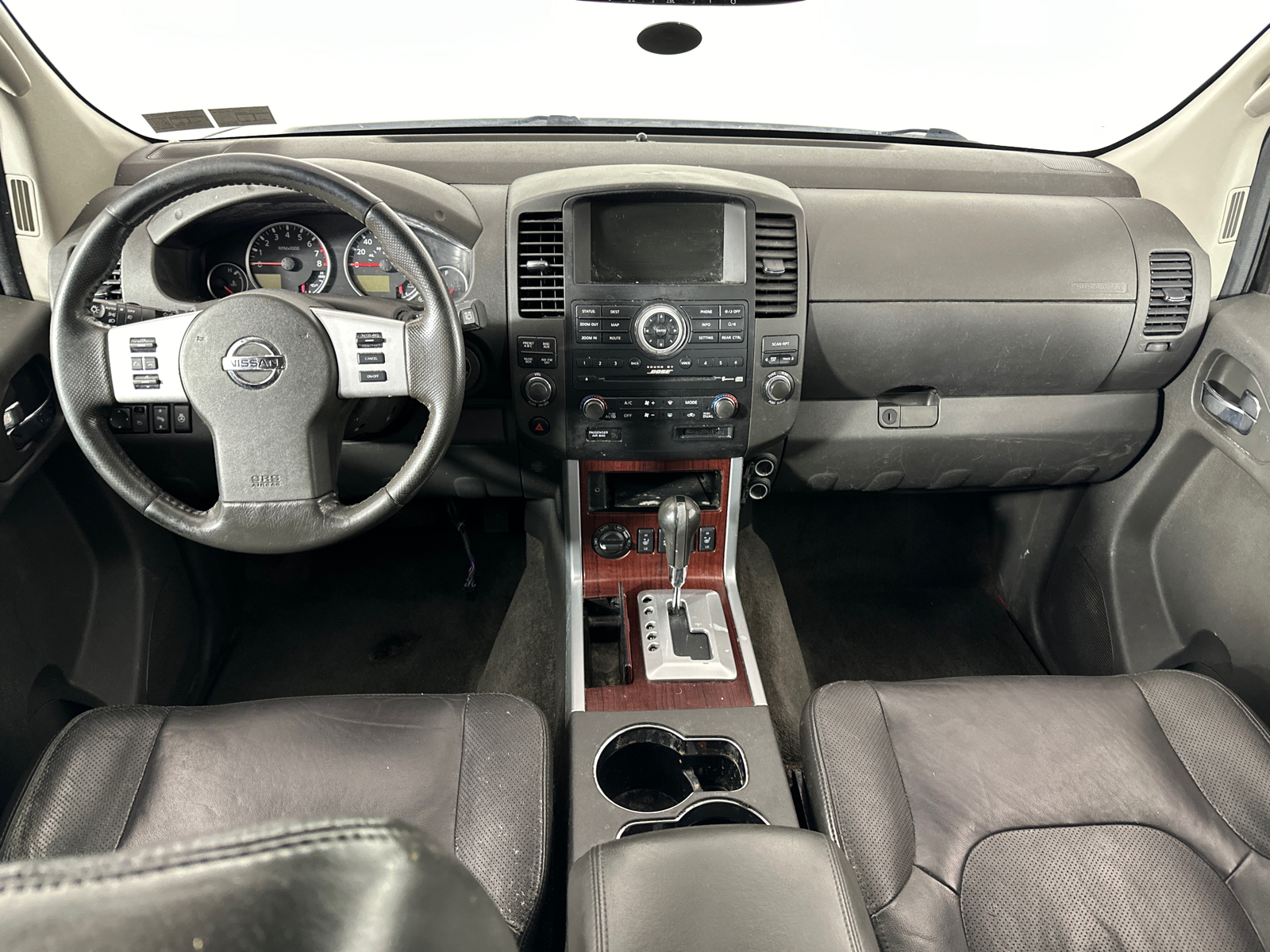 2012 Nissan Pathfinder LE 18