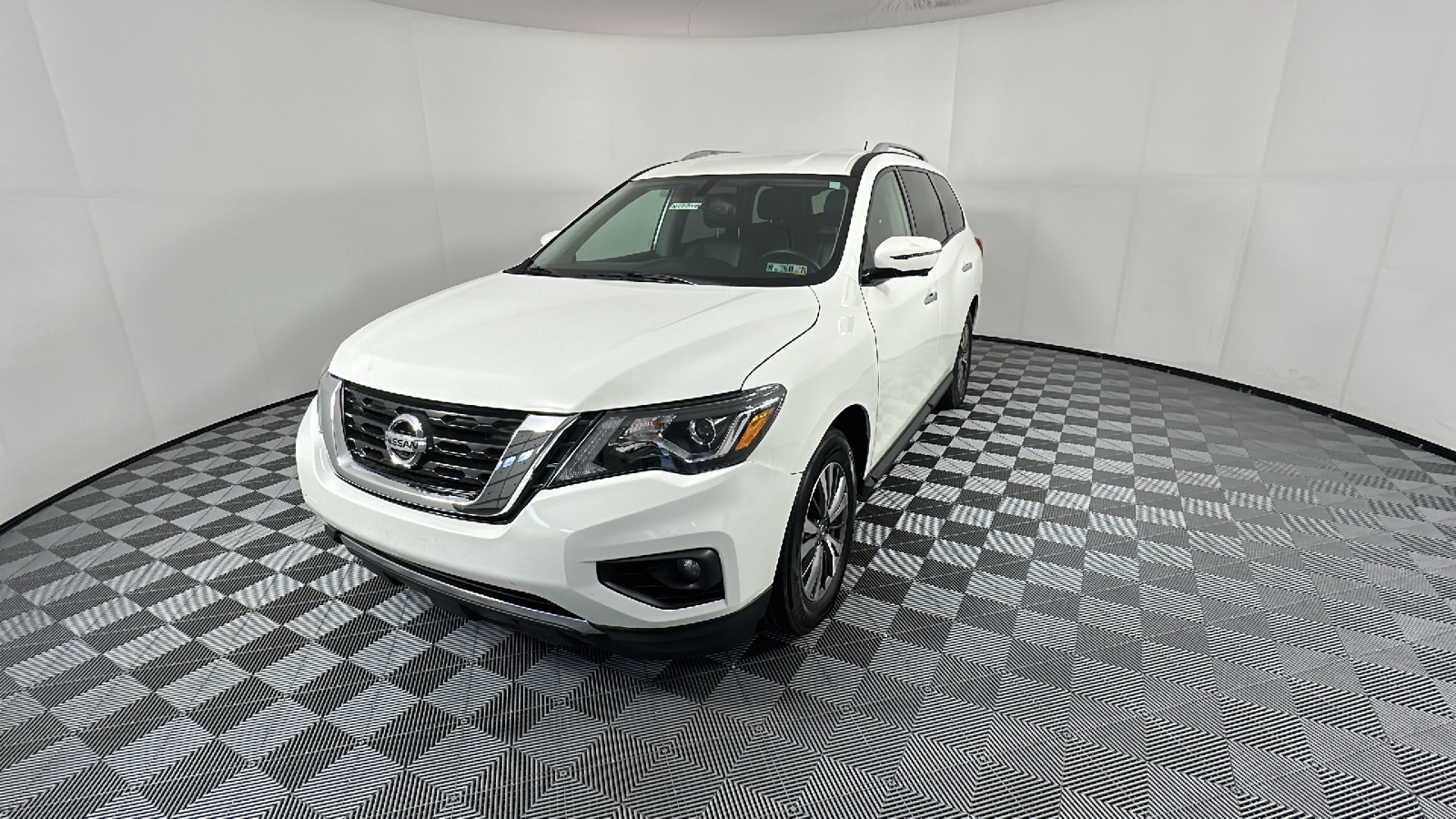 2017 Nissan Pathfinder SL 3