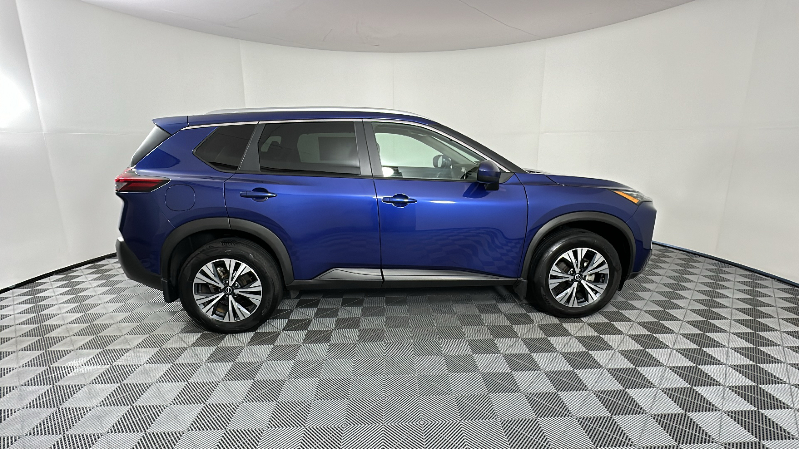 2023 Nissan Rogue SV 8