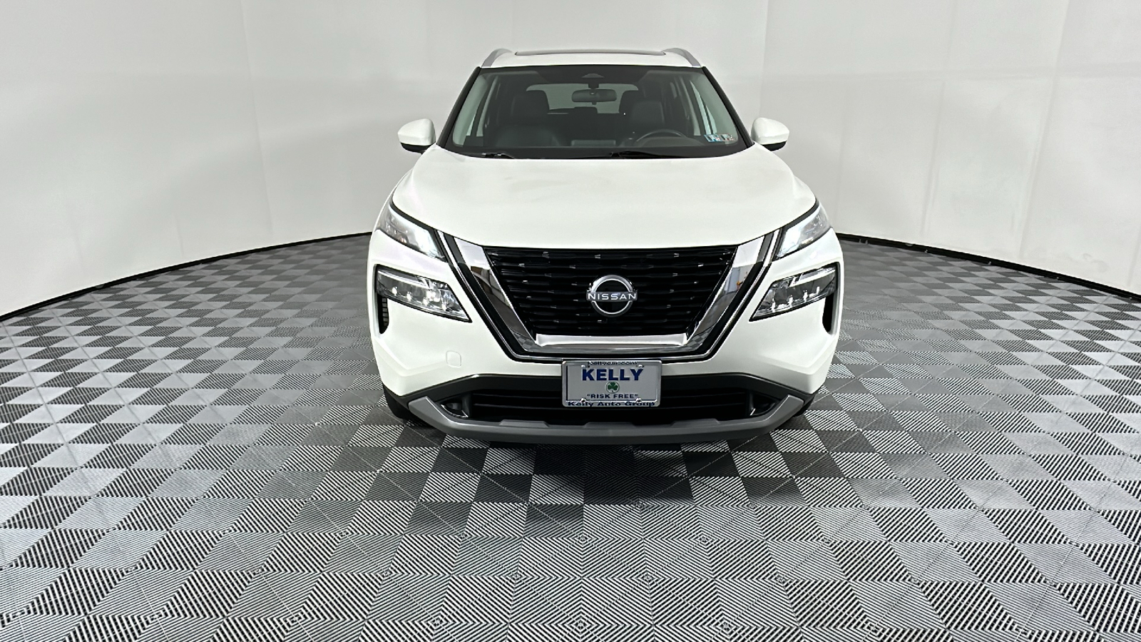 2023 Nissan Rogue SV 2