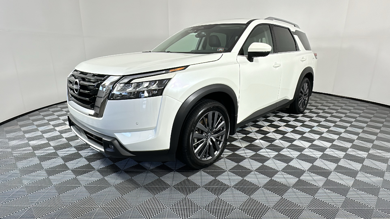 2022 Nissan Pathfinder SL 3