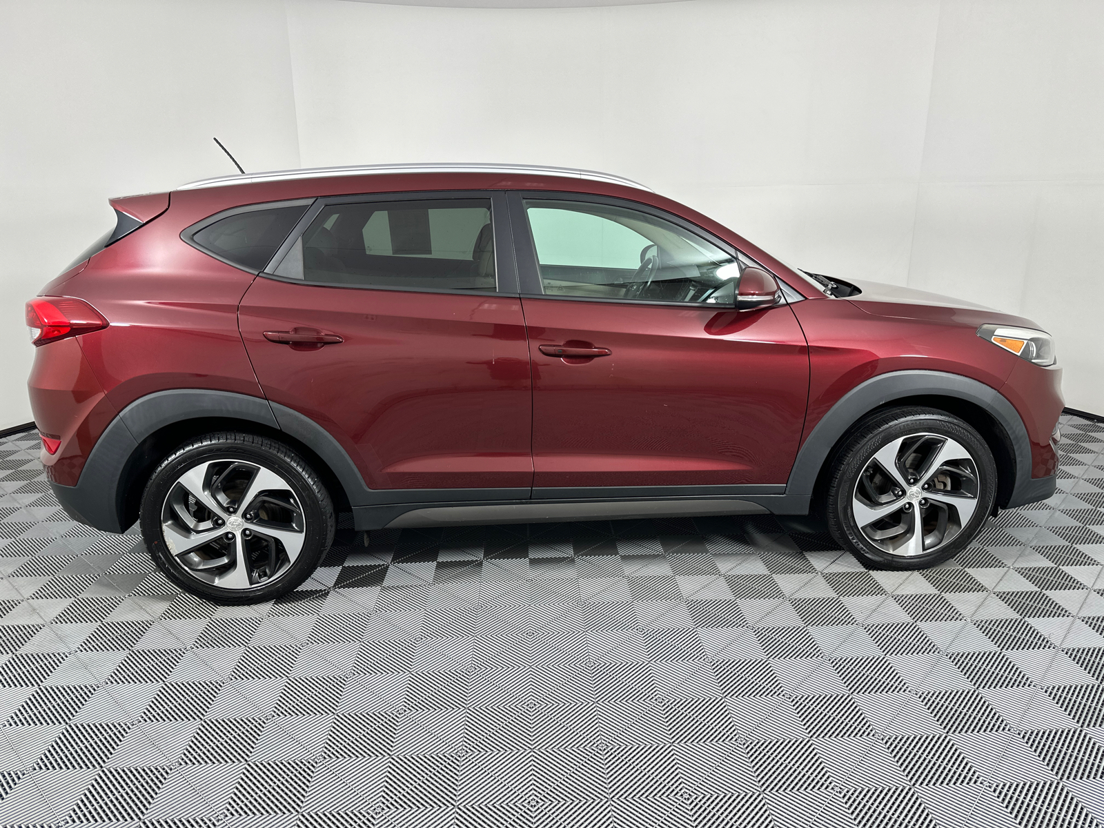 2016 Hyundai Tucson Sport 8