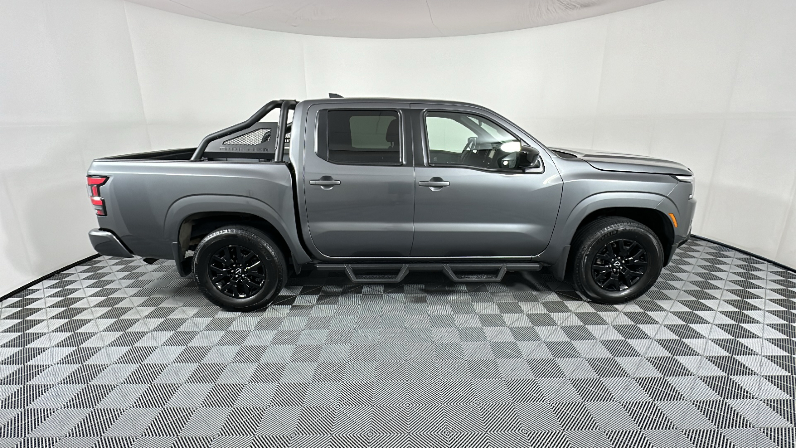 2023 Nissan Frontier SV 8