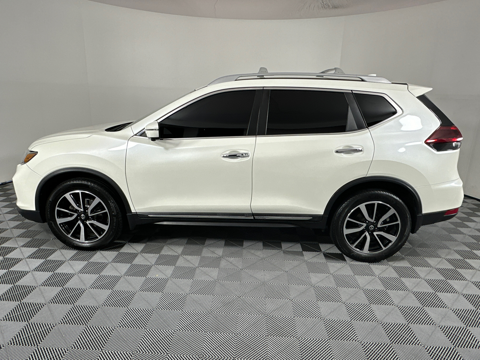 2019 Nissan Rogue SL 4