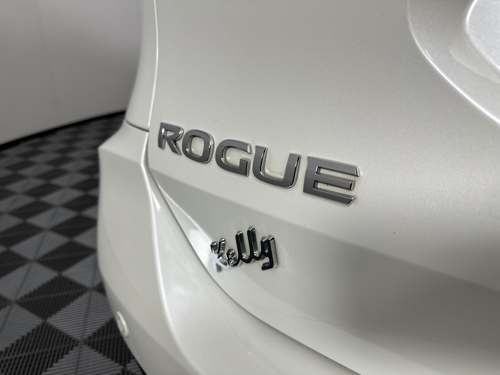 2019 Nissan Rogue SL 9