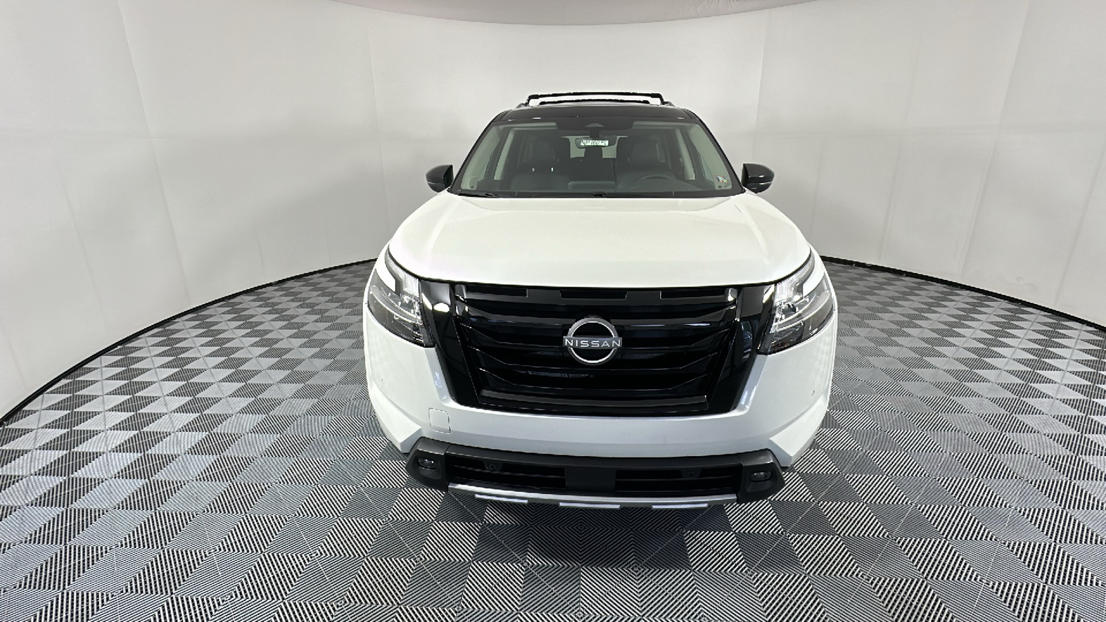 2023 Nissan Pathfinder SL 2