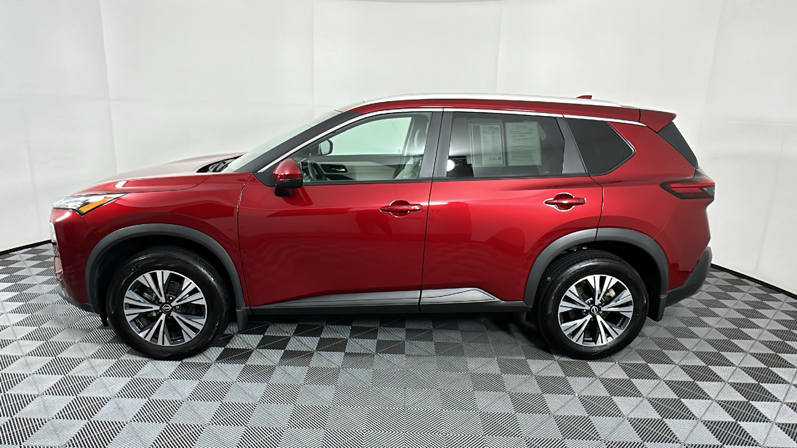 2023 Nissan Rogue SV 4