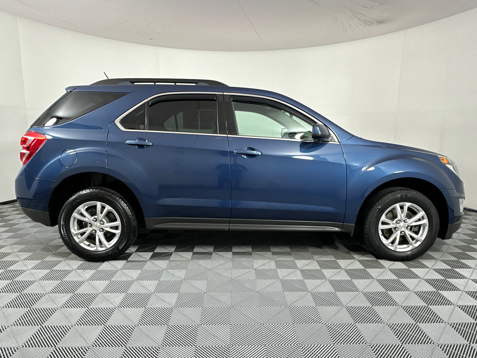 2016 Chevrolet Equinox LT 8