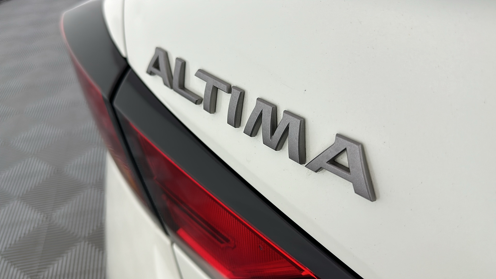 2023 Nissan Altima 2.5 SV 9