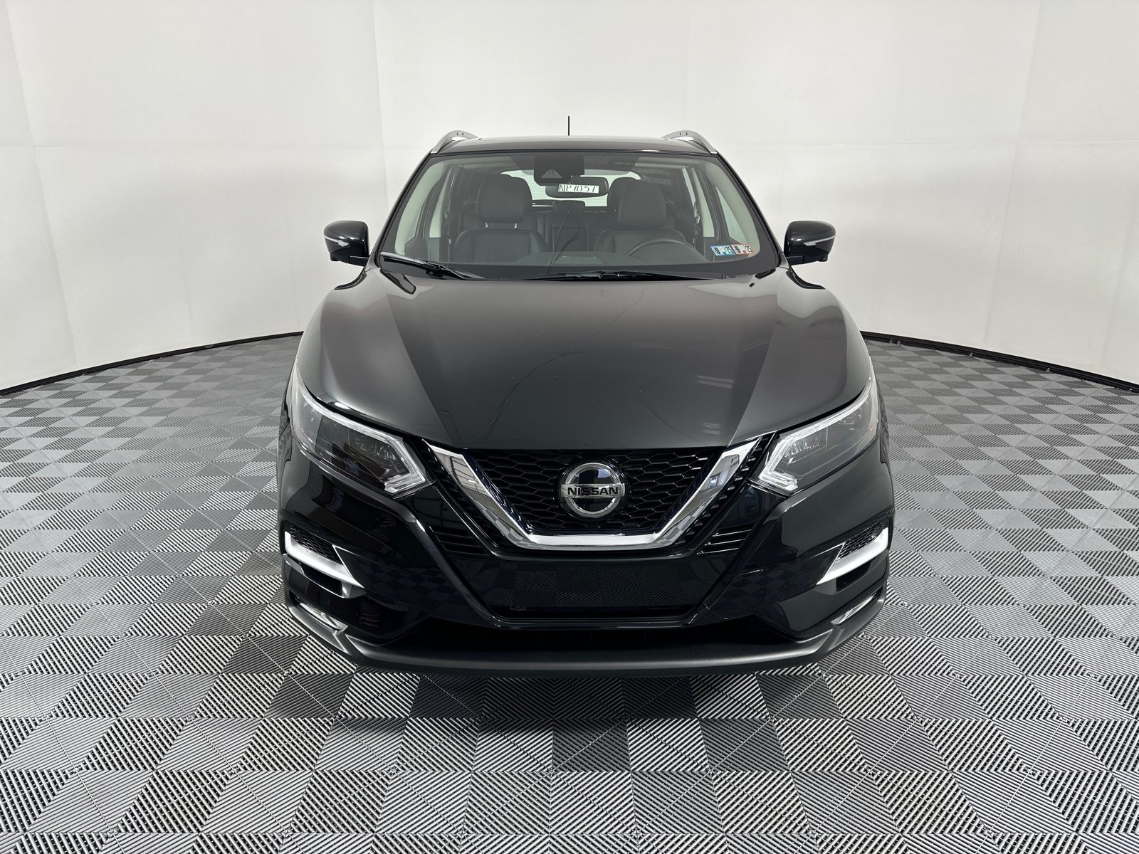 2022 Nissan Rogue Sport SL 2