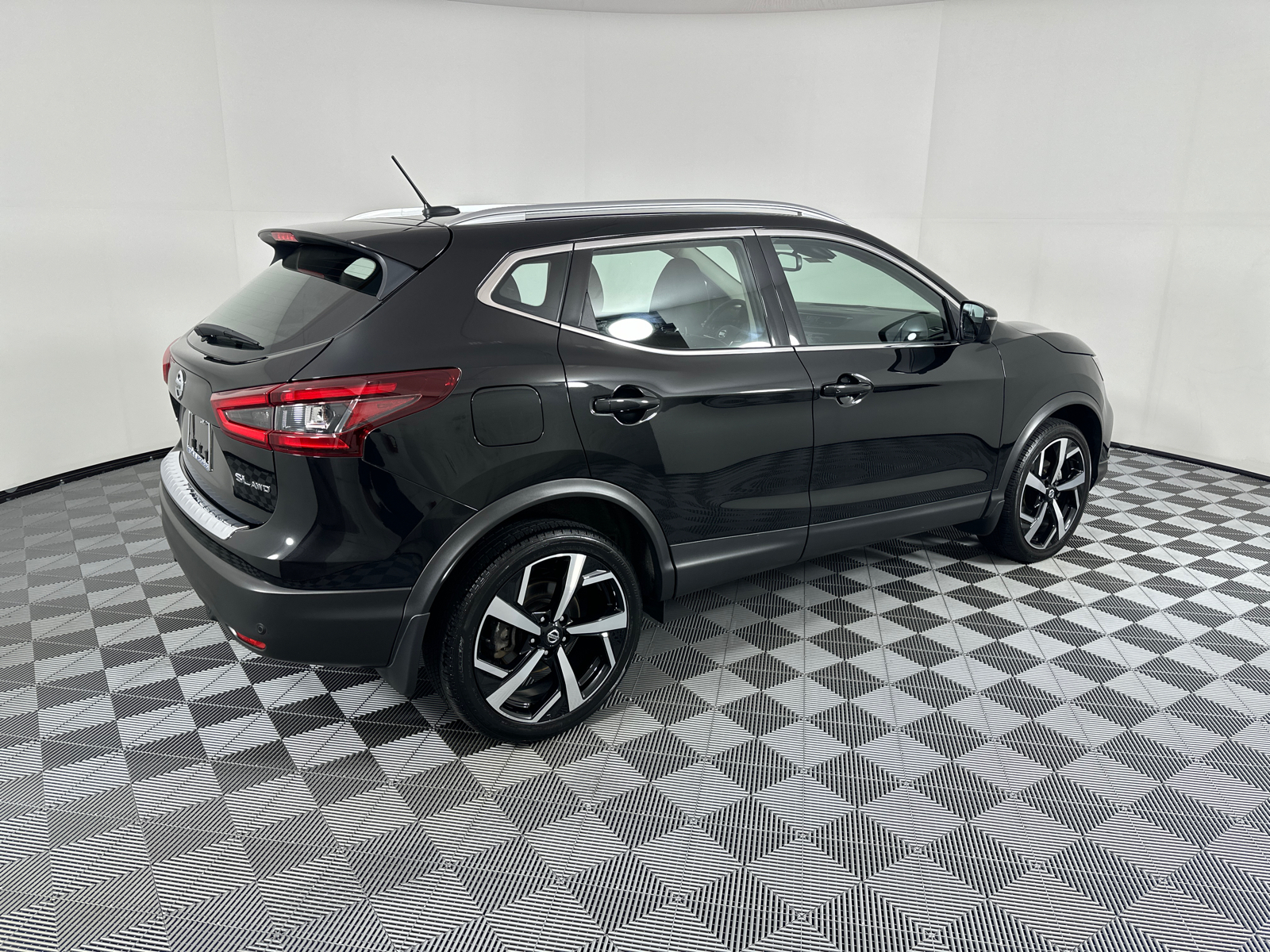 2022 Nissan Rogue Sport SL 7