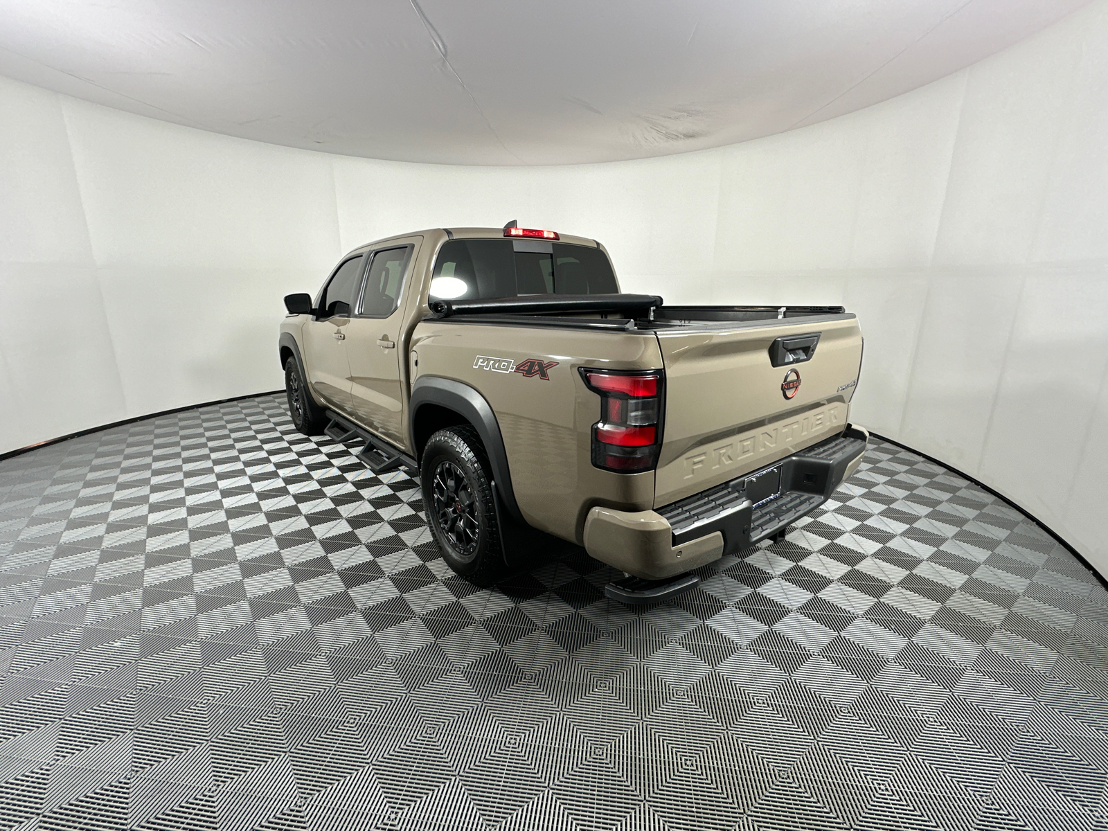 2023 Nissan Frontier PRO-4X 5