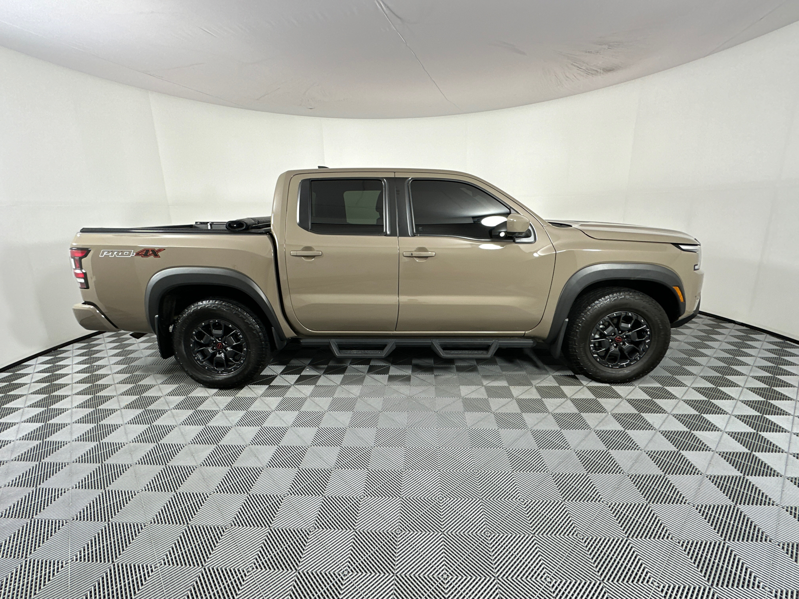 2023 Nissan Frontier PRO-4X 8