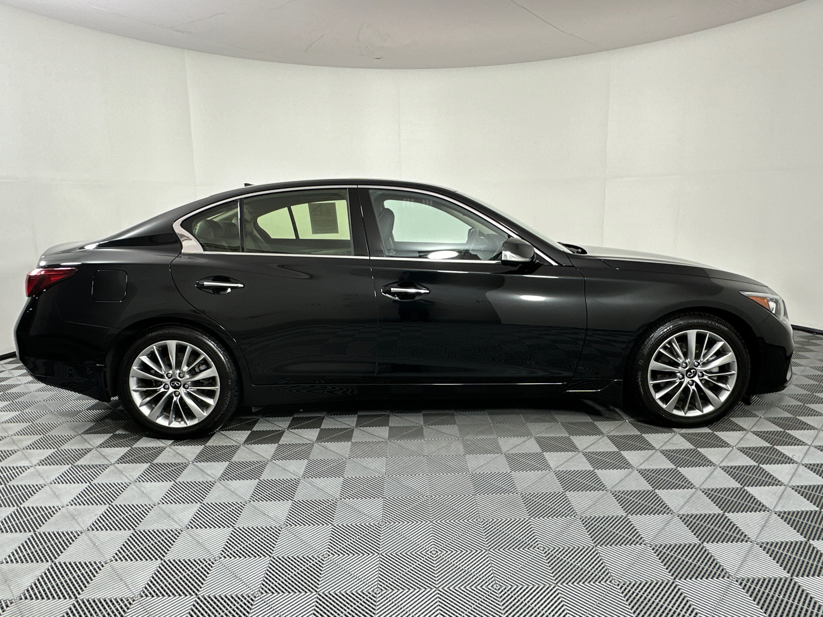 2022 INFINITI Q50 LUXE 8