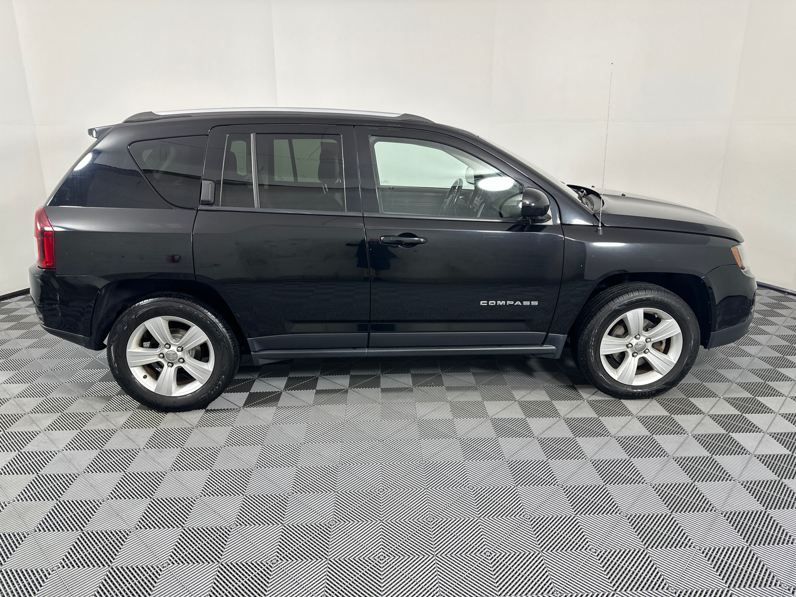 2017 Jeep Compass Latitude 8