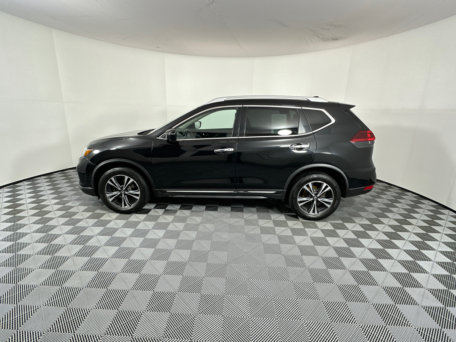 2018 Nissan Rogue SL 4