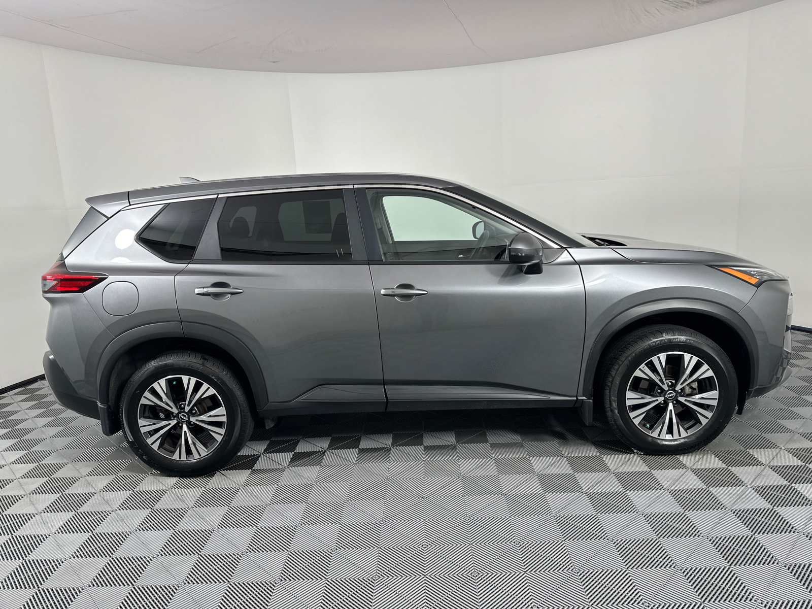 2023 Nissan Rogue SV 8