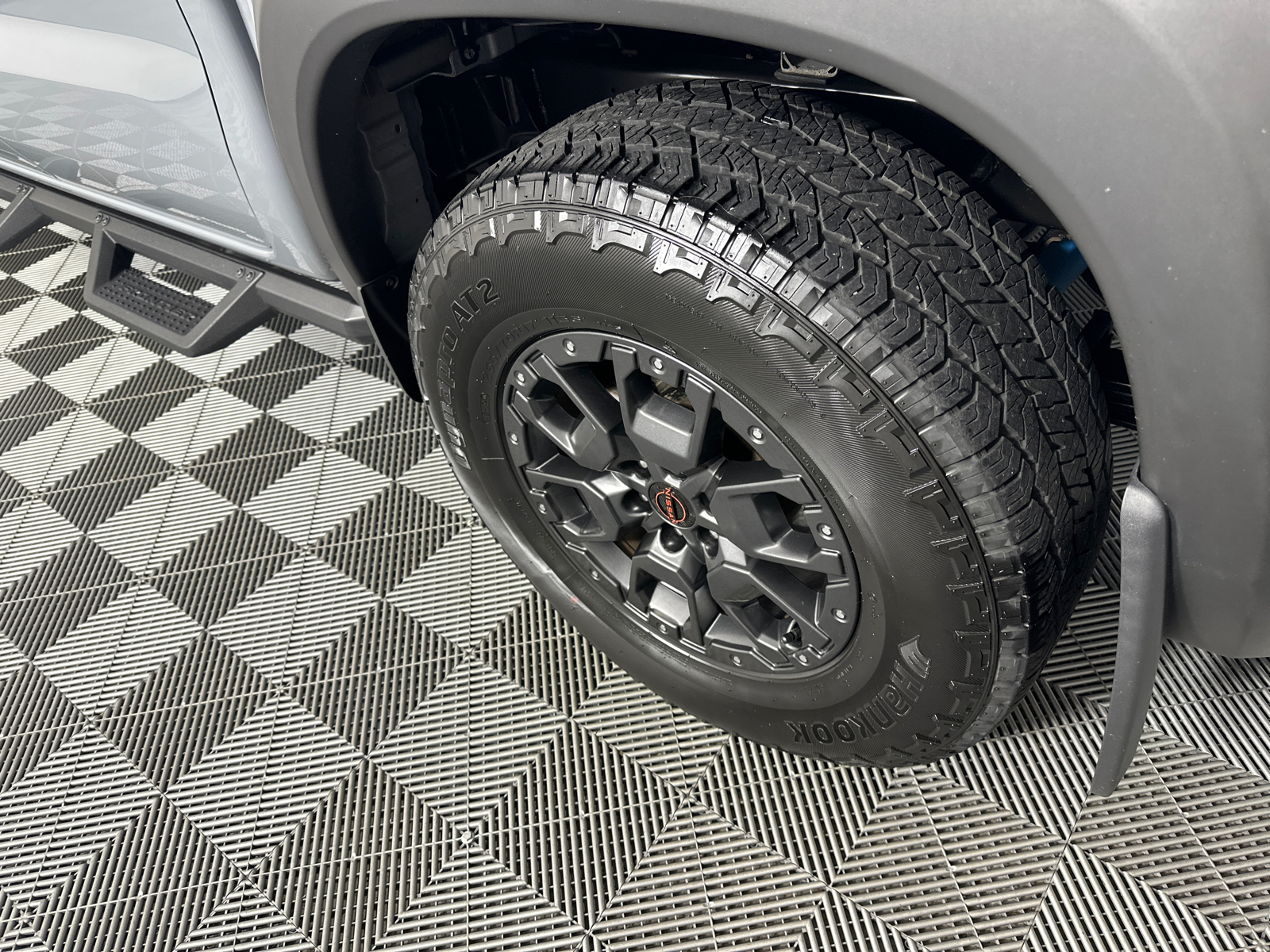 2023 Nissan Frontier PRO-4X 12