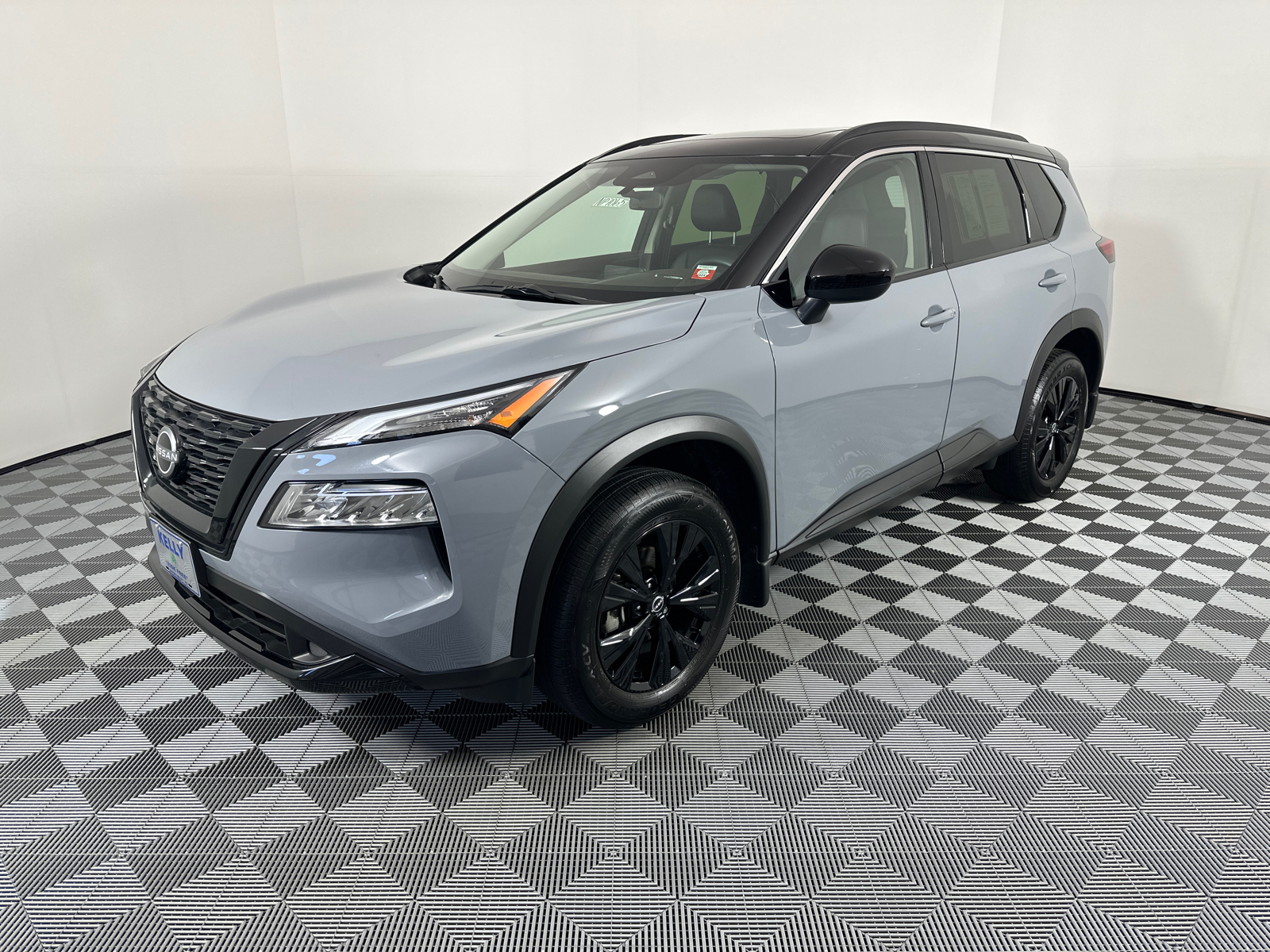 2023 Nissan Rogue SV 3