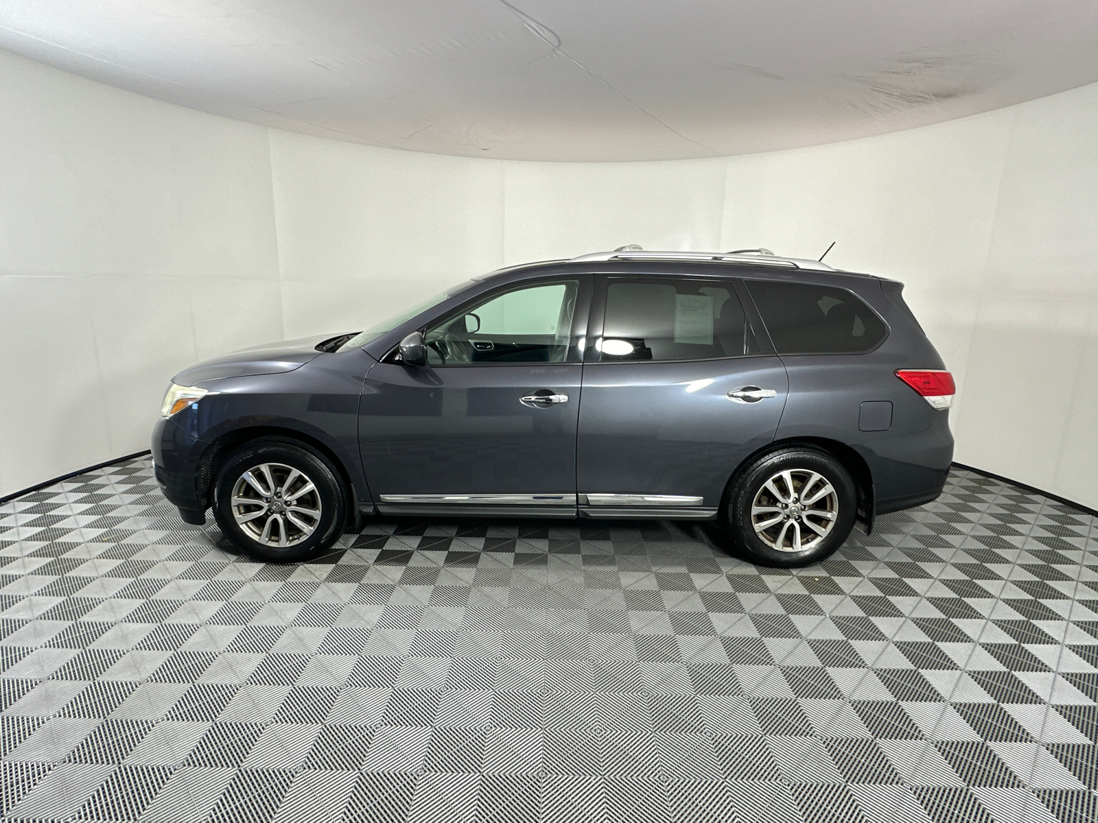 2014 Nissan Pathfinder SL 4