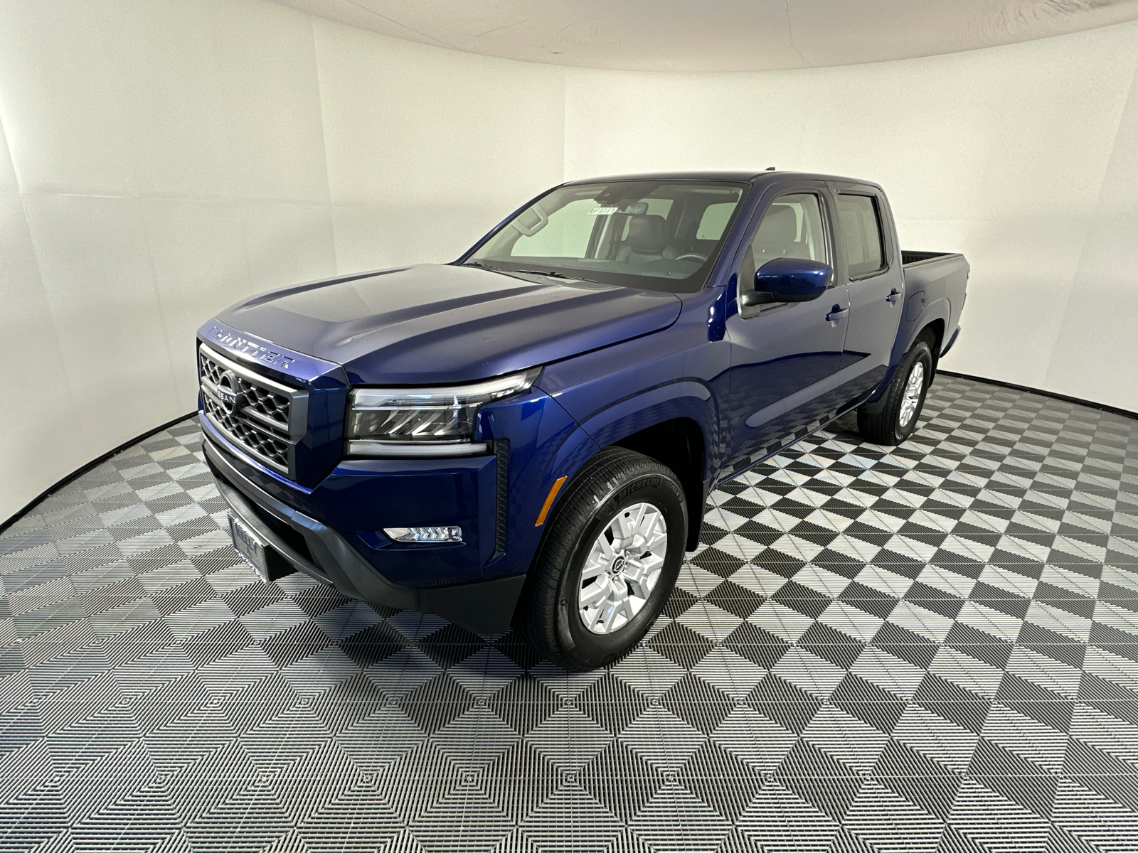 2023 Nissan Frontier SV 3