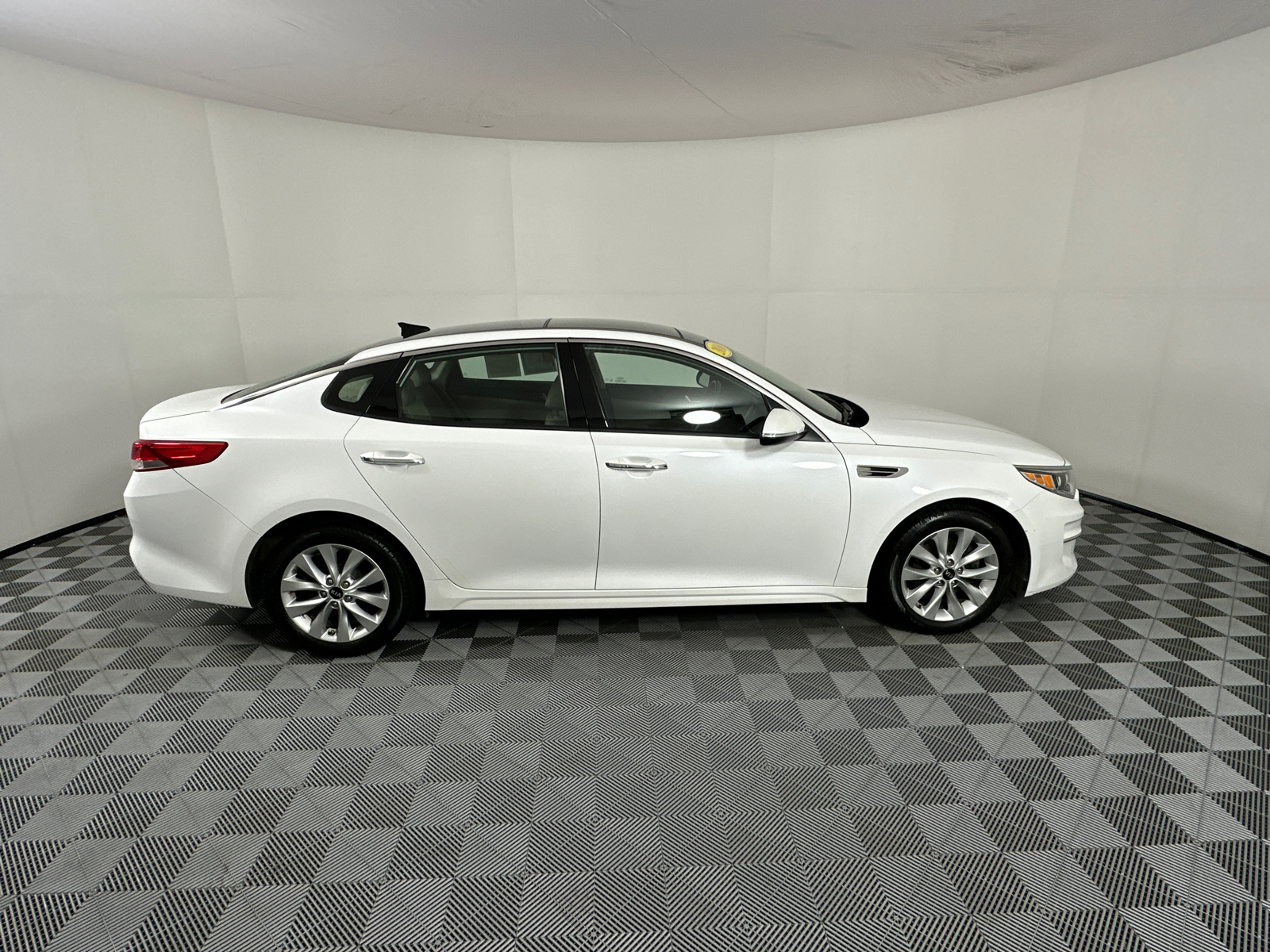 2016 Kia Optima EX 8