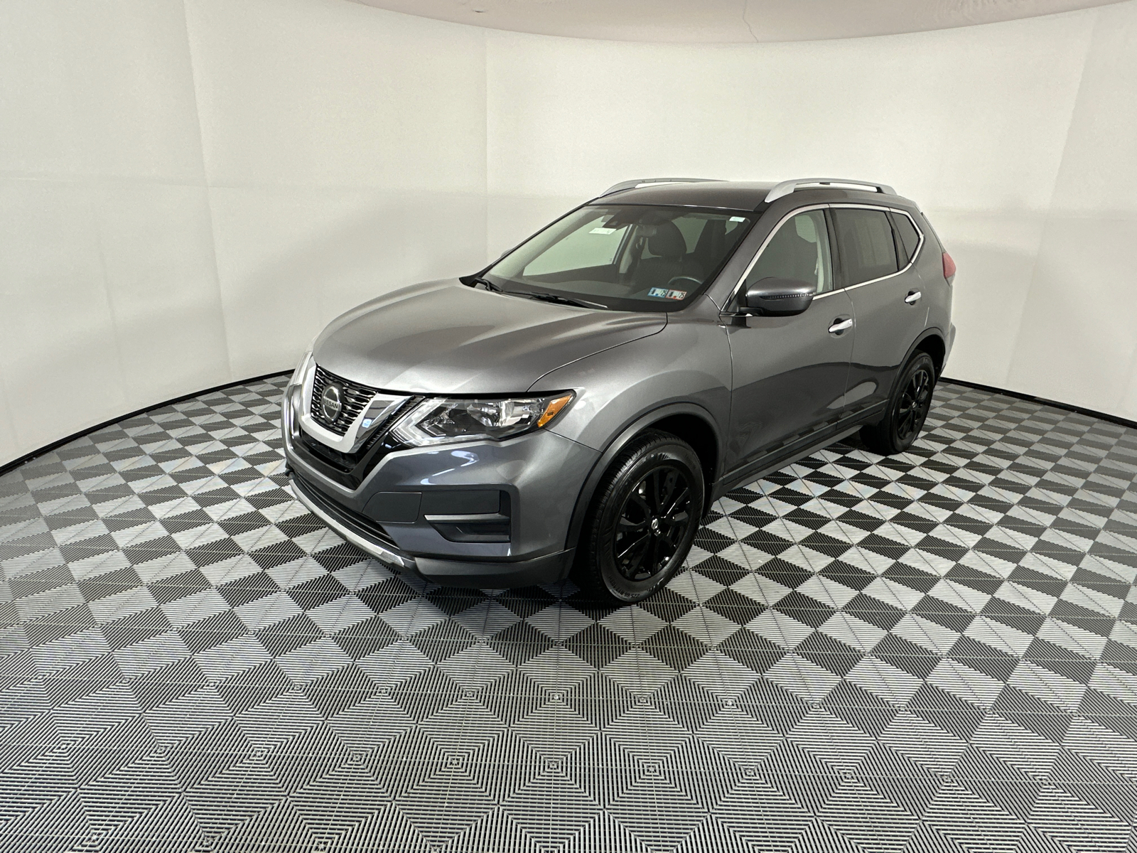 2019 Nissan Rogue S 3