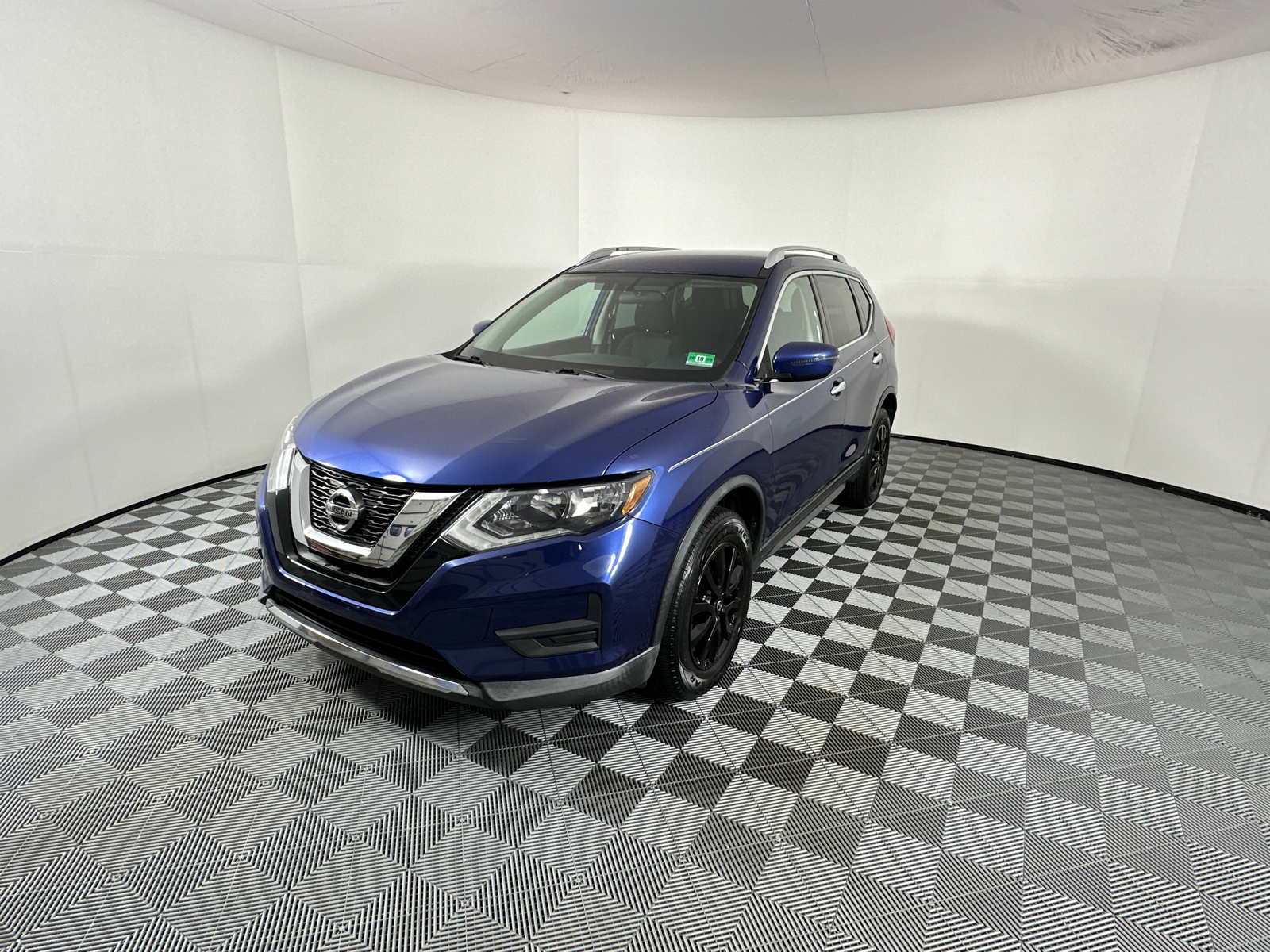 2017 Nissan Rogue SV 3