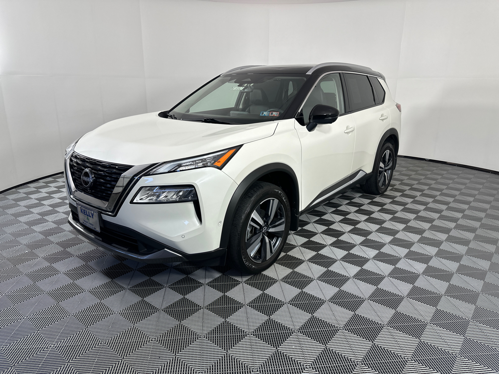 2023 Nissan Rogue SL 3