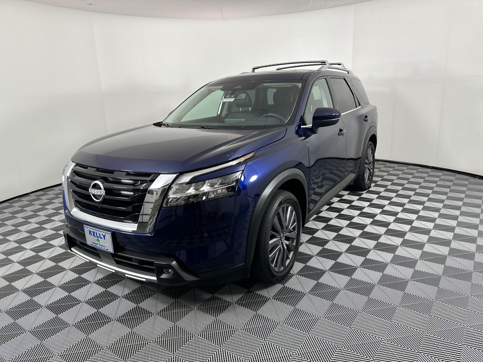 2023 Nissan Pathfinder SL 3