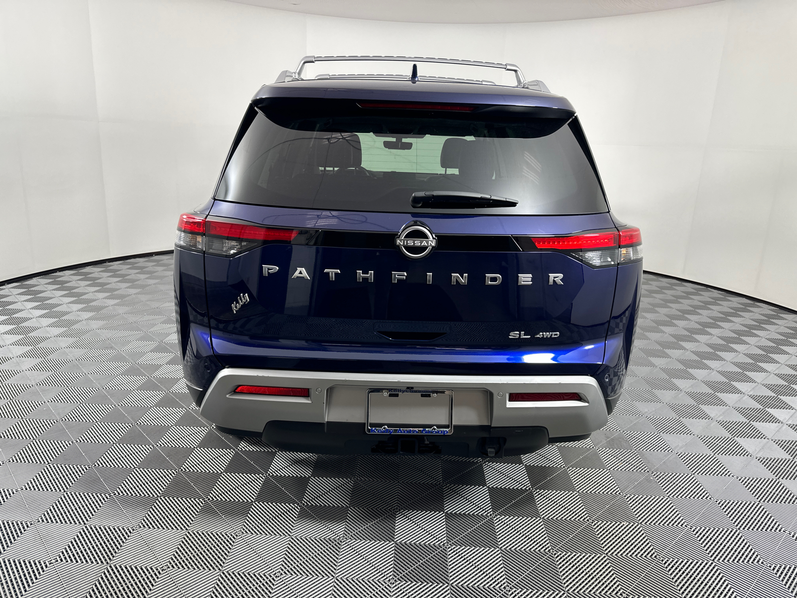 2023 Nissan Pathfinder SL 6