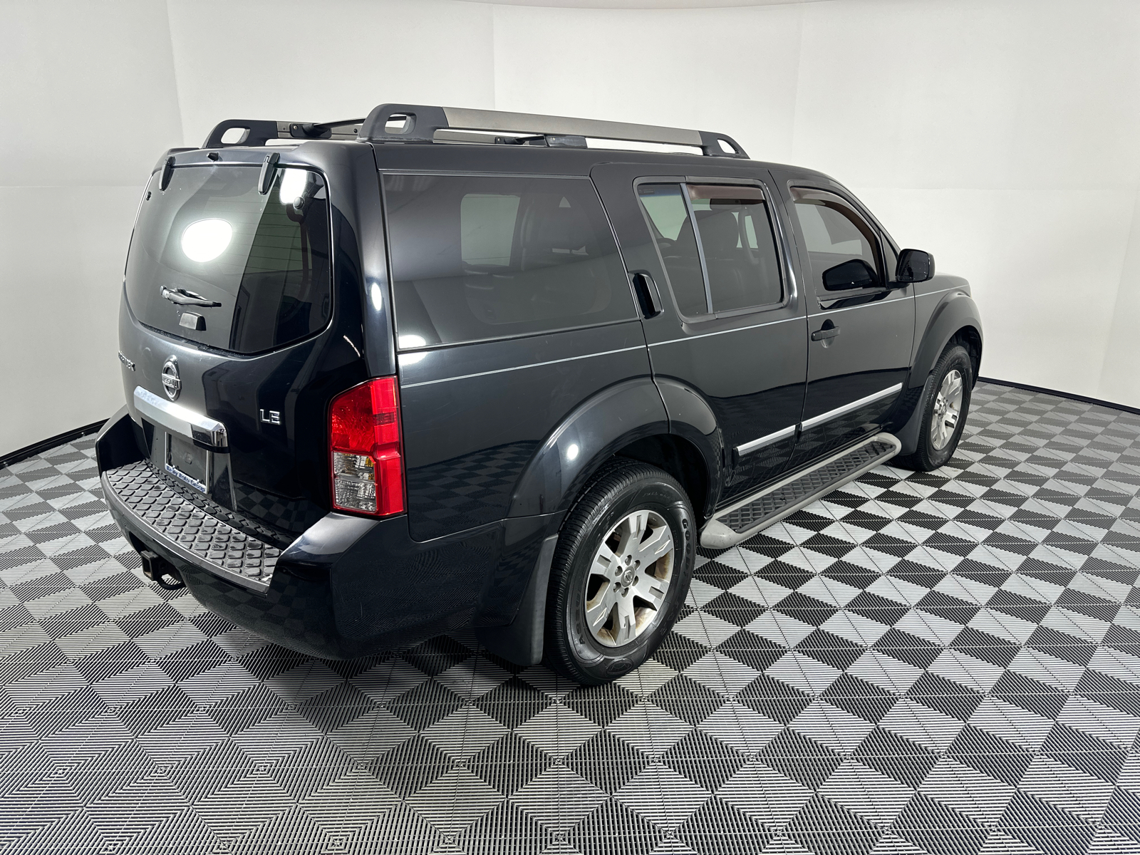 2008 Nissan Pathfinder LE 7