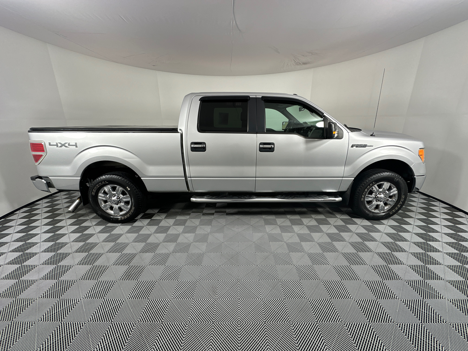 2012 Ford F-150  8